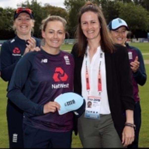 इंग्लैंड की मार्श ने क्रिकेट के सभी प्रारूपों से लिया संन्यास इंग्लैंड की मार्श ने क्रिकेट के सभी प्रारूपों से लिया संन्यास